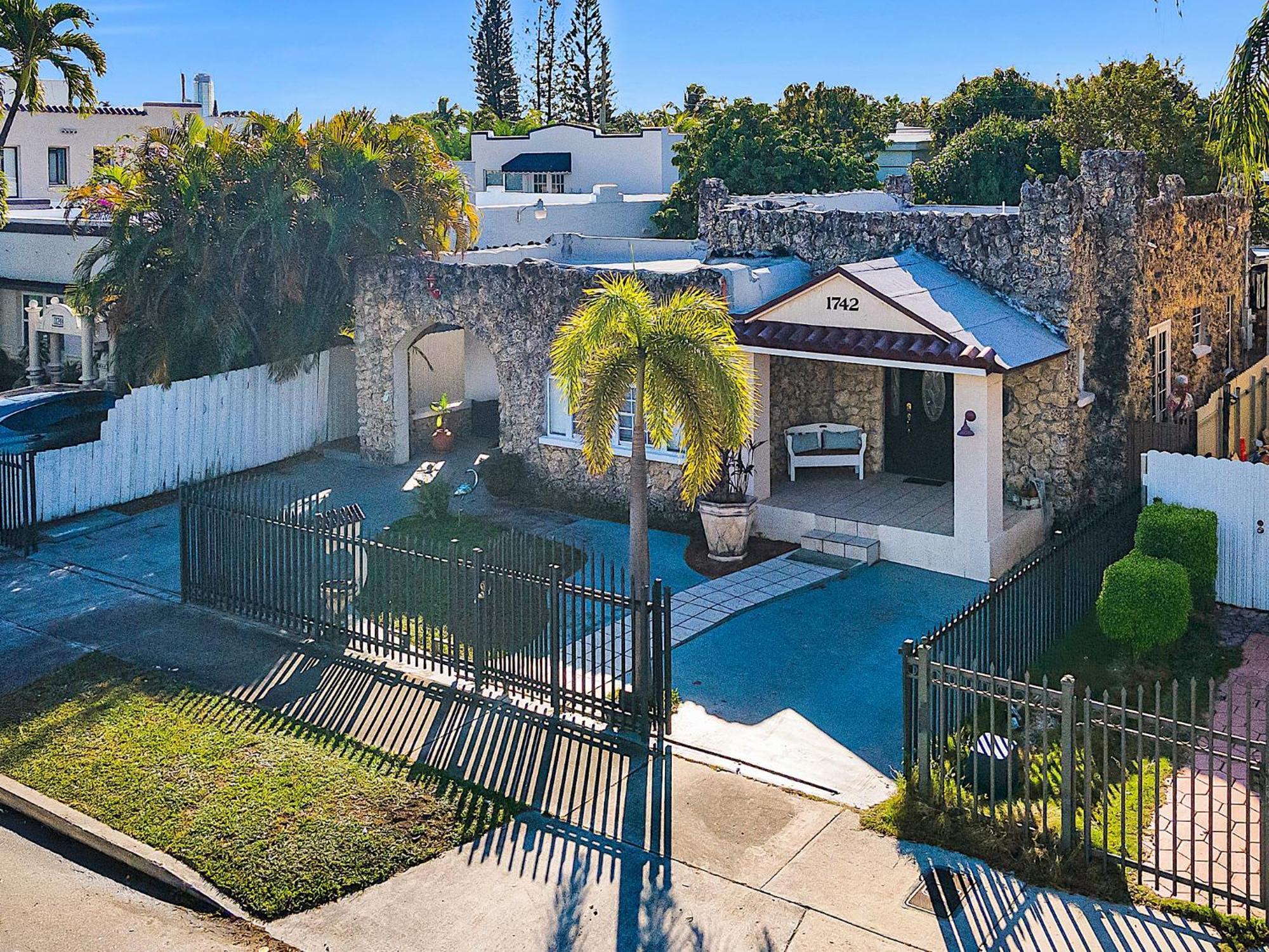 Coral Suite Close To Little Havana Маями Екстериор снимка