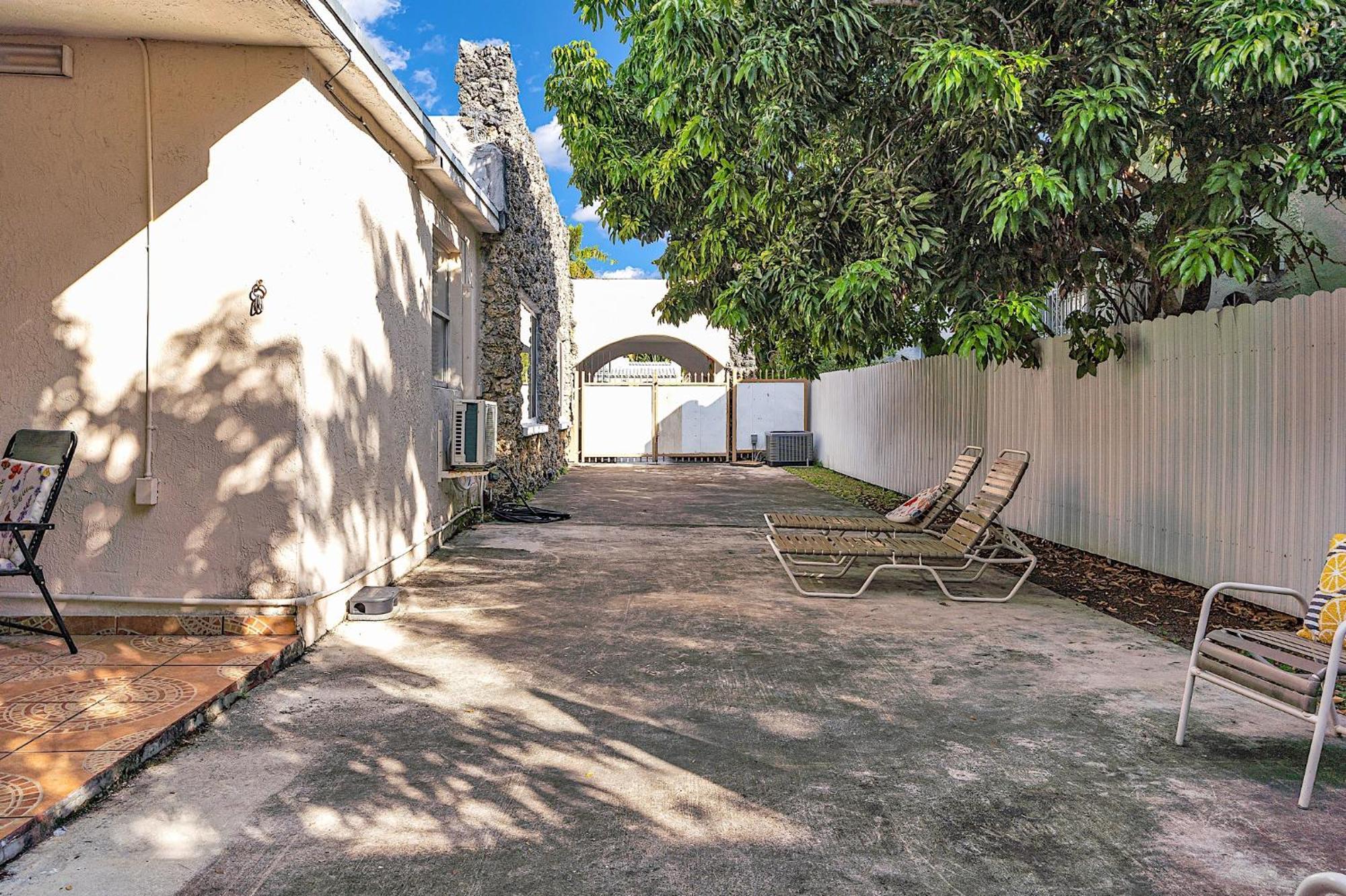 Coral Suite Close To Little Havana Маями Екстериор снимка