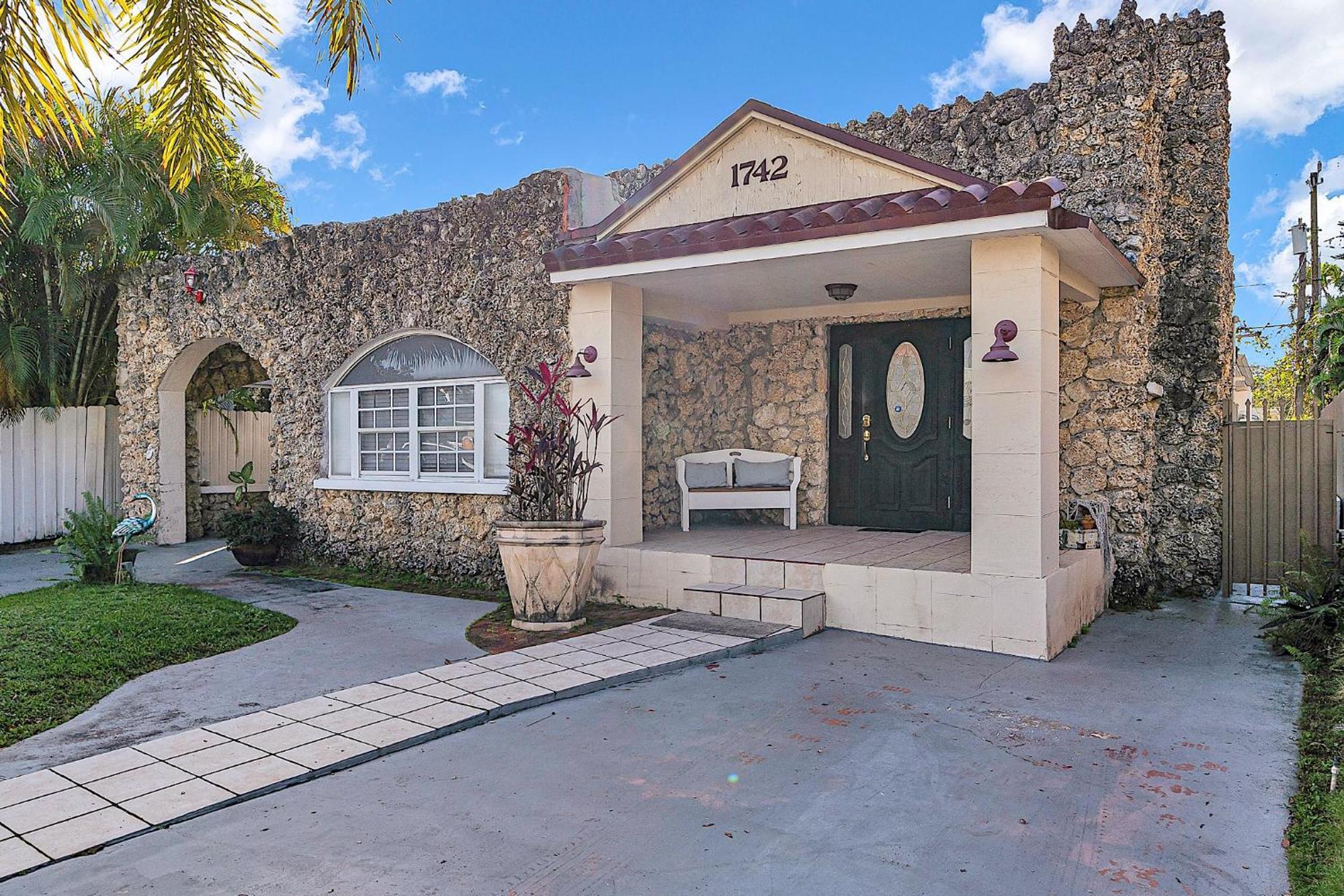 Coral Suite Close To Little Havana Маями Екстериор снимка