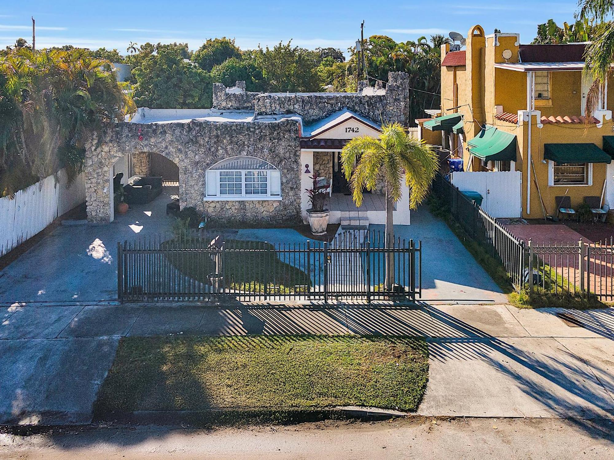 Coral Suite Close To Little Havana Маями Екстериор снимка